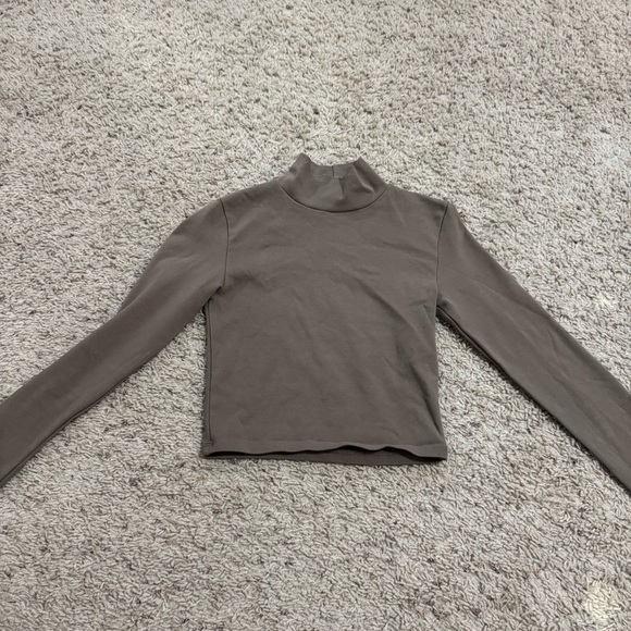 Zara Gray Long Sleeve turtle neck crop top - Picture 1 of 3